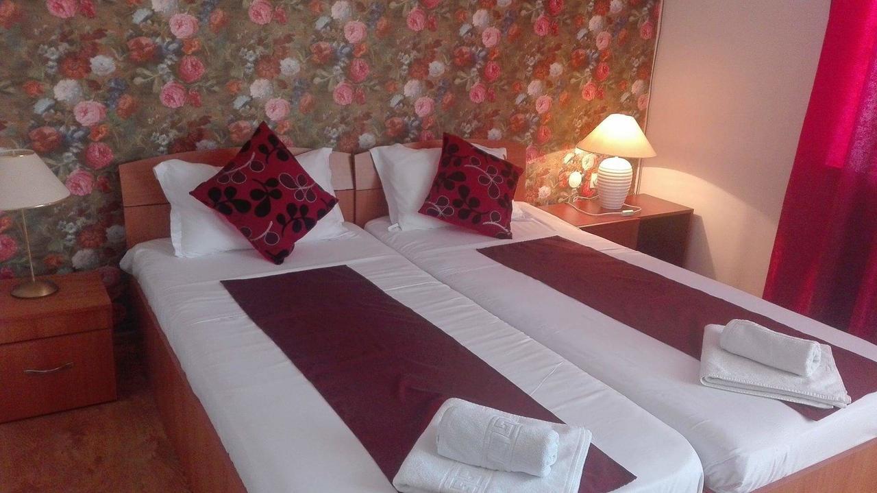 Casa Regala Ear Hotell Craiova Exteriör bild
